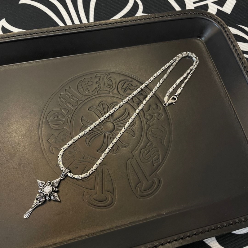 Ch**me He**ts necklaces